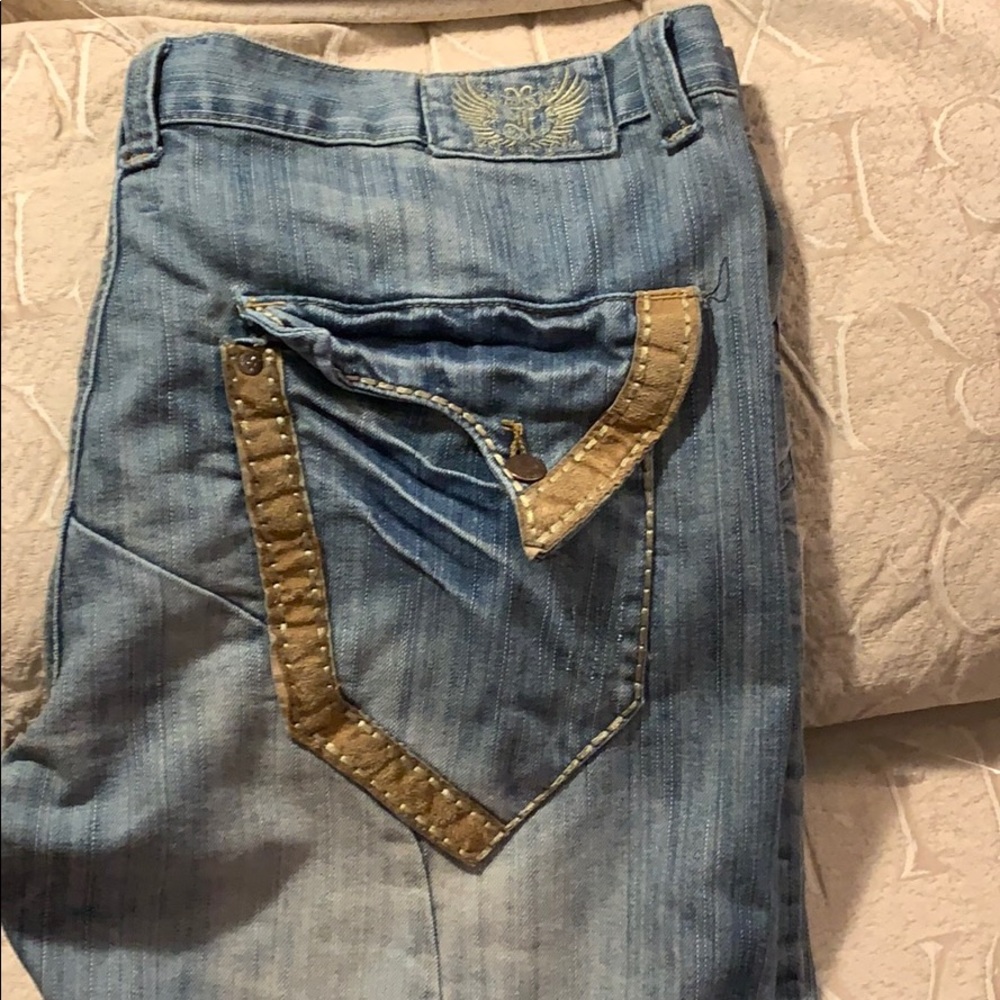 Men’s Focus embroidered pocket light wash jeans